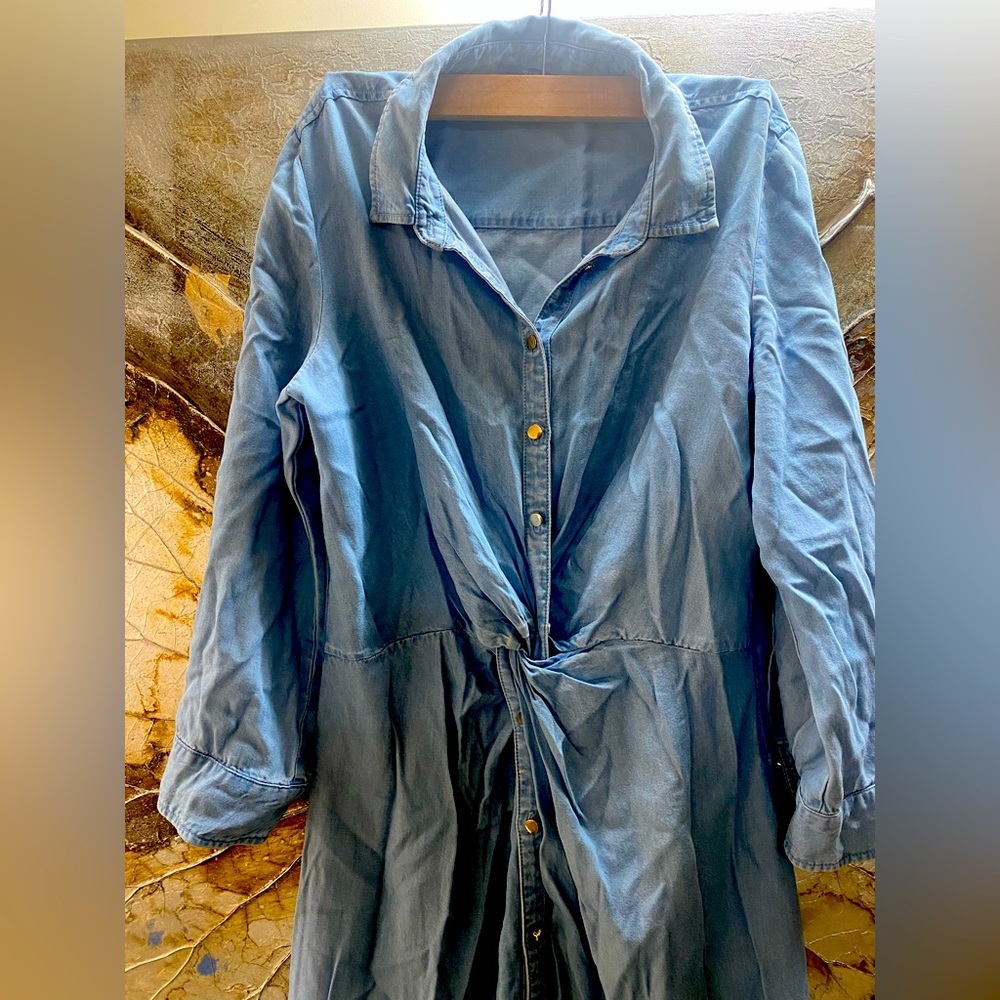 FOREVER NEW DENIM COLLECTION KNOT DRESS! NEVER WORN UNUSED. - Picture 2 of 3